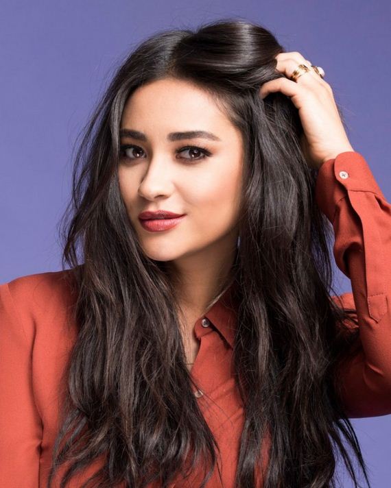 Shay-Mitchell -Photos